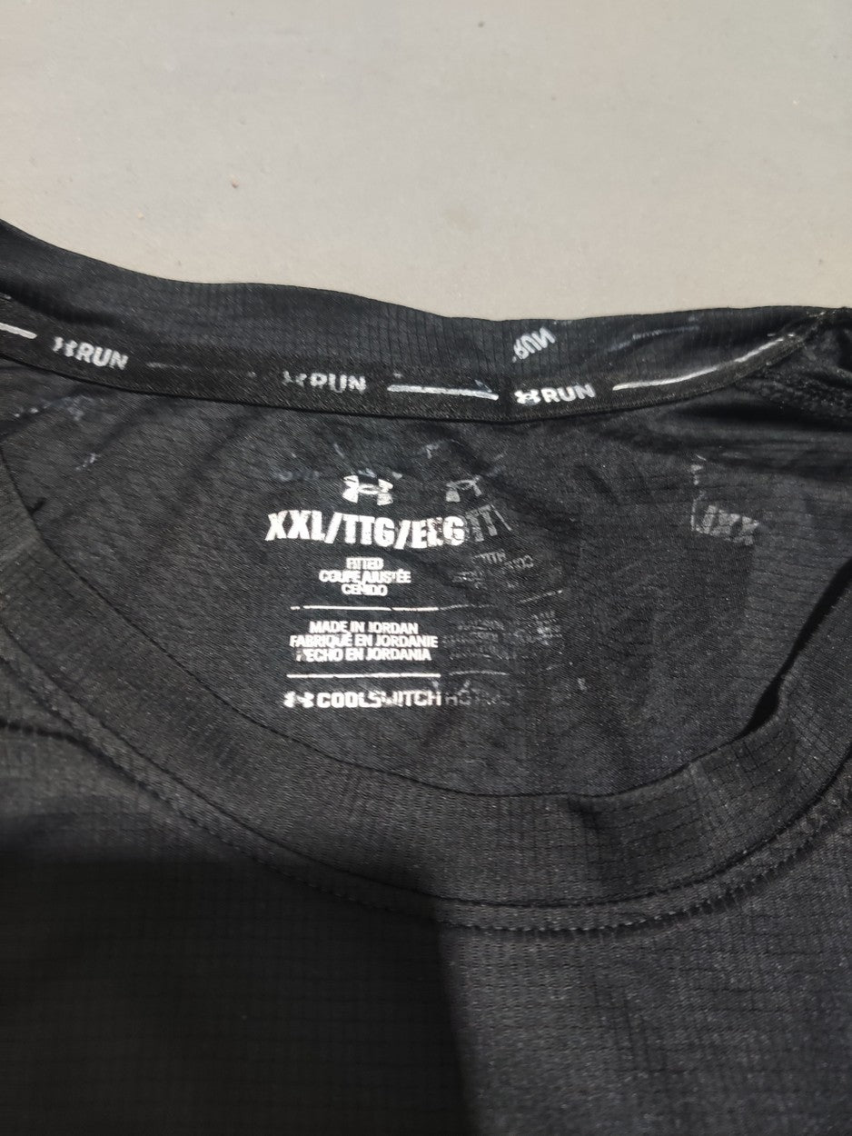 Under Armour Men Sport Black T Shirt – Preloved Labels (view 3)