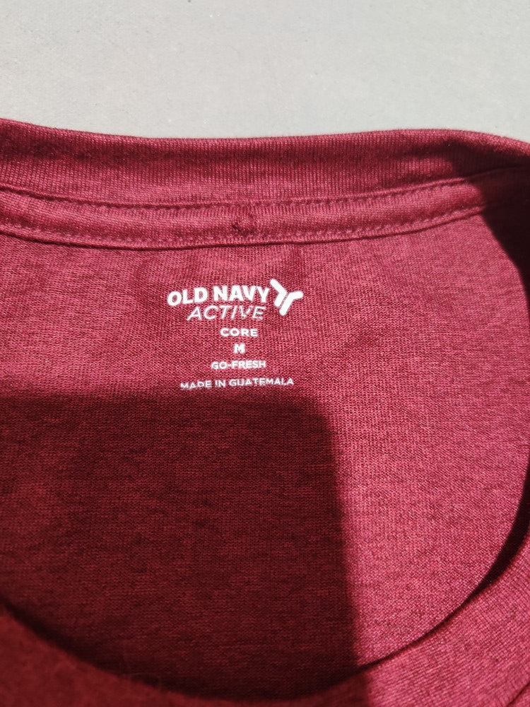 Old Navy Men Sport Maroon T Shirt