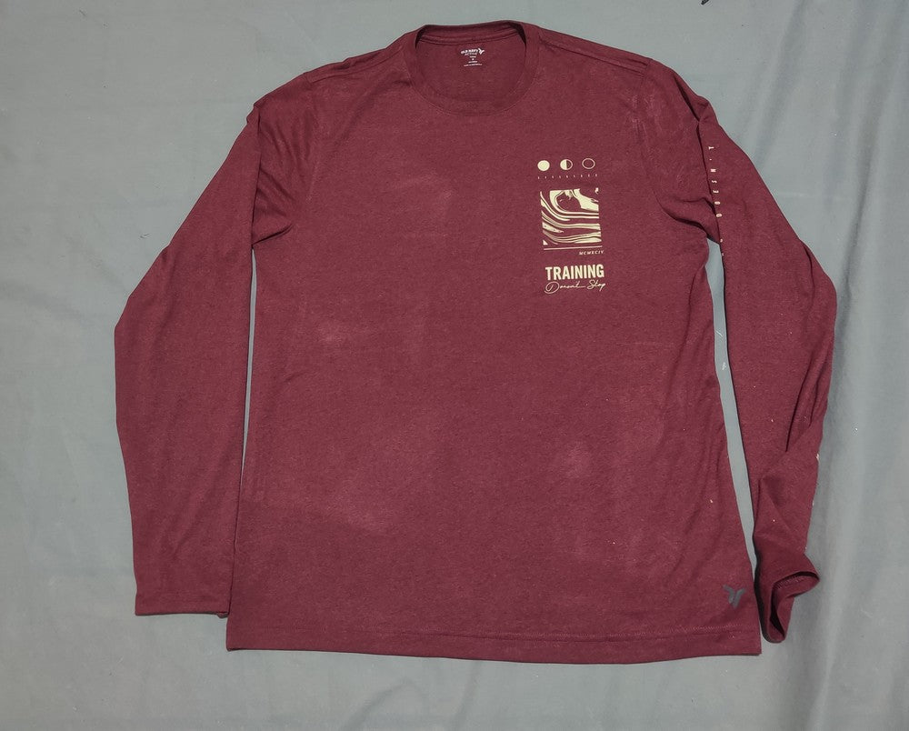 Old Navy Men Sport Maroon T Shirt