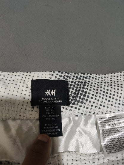 H&M Men Sport Gray Short – Preloved Labels (view 3)