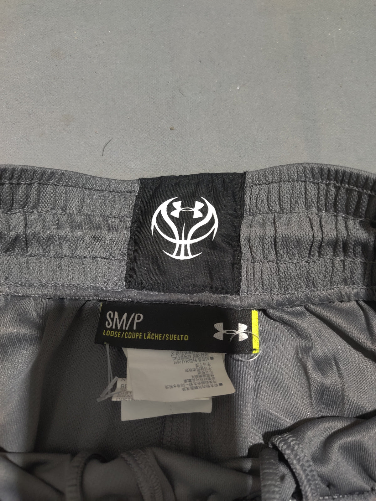 Under Armour Men Sport Gray Short – Preloved Labels (view 3)