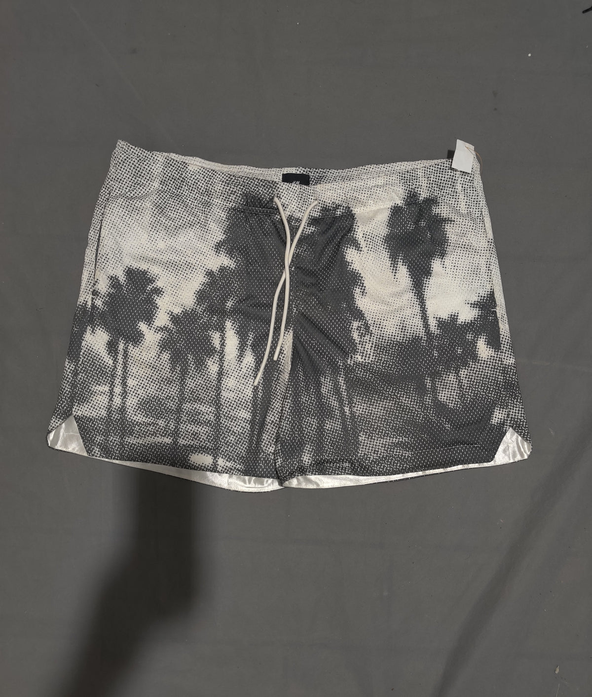 H&M Men Sport Gray Short – Preloved Labels (view 2)
