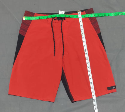 Oakley Men Sport Red Short – Preloved Labels (view 4)