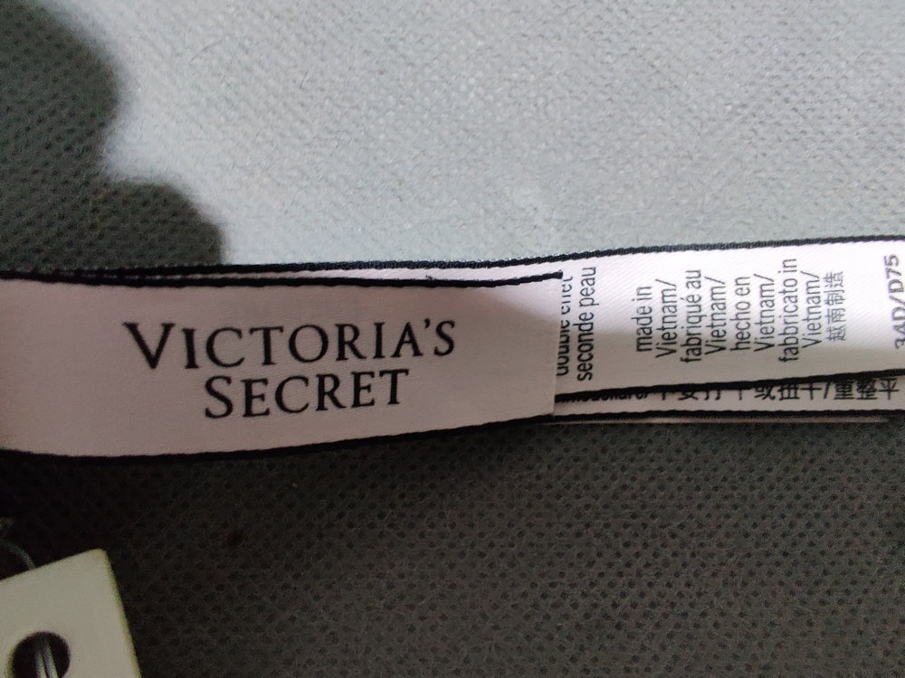 Victoria's Secret Women Black Sport Bra – Preloved Labels (view 3)