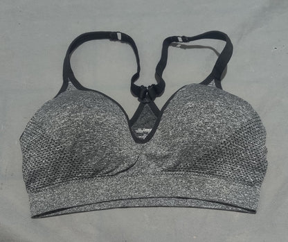 Danskin Now Women Sport Gray Bra – Preloved Labels (view 2)