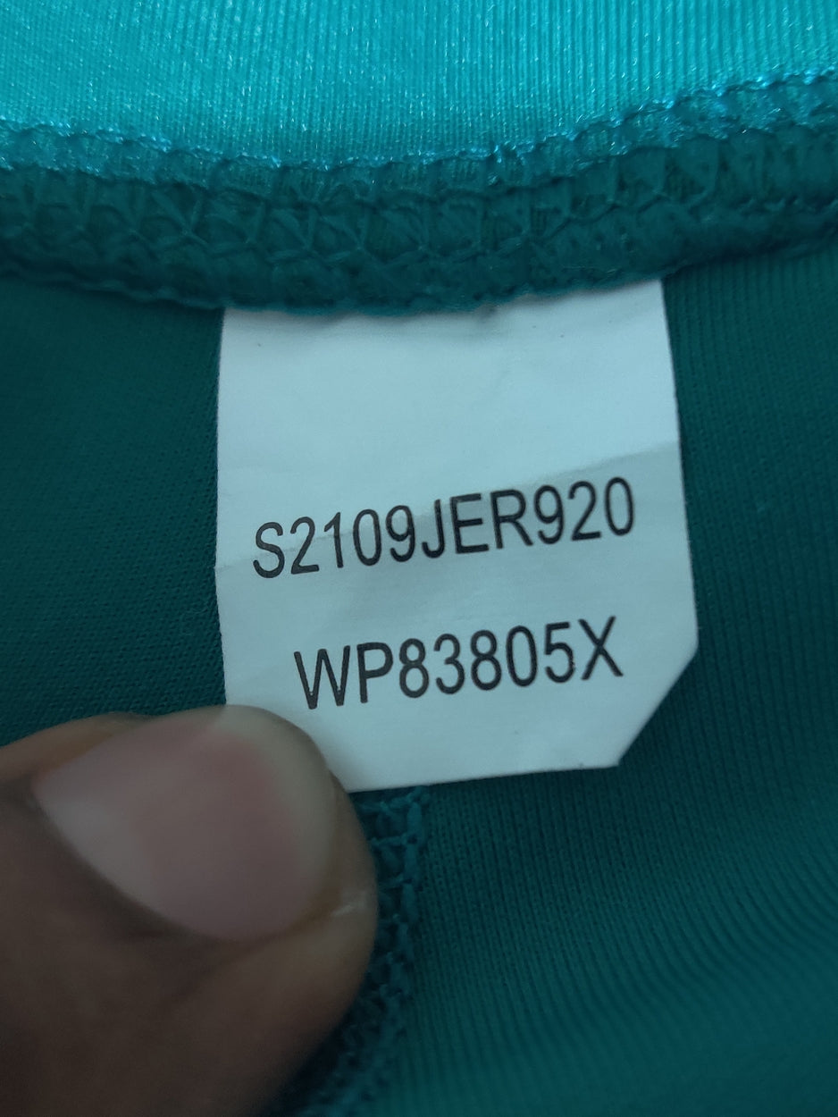 New Balance Women Green Sport Tights – Preloved Labels (view 3)