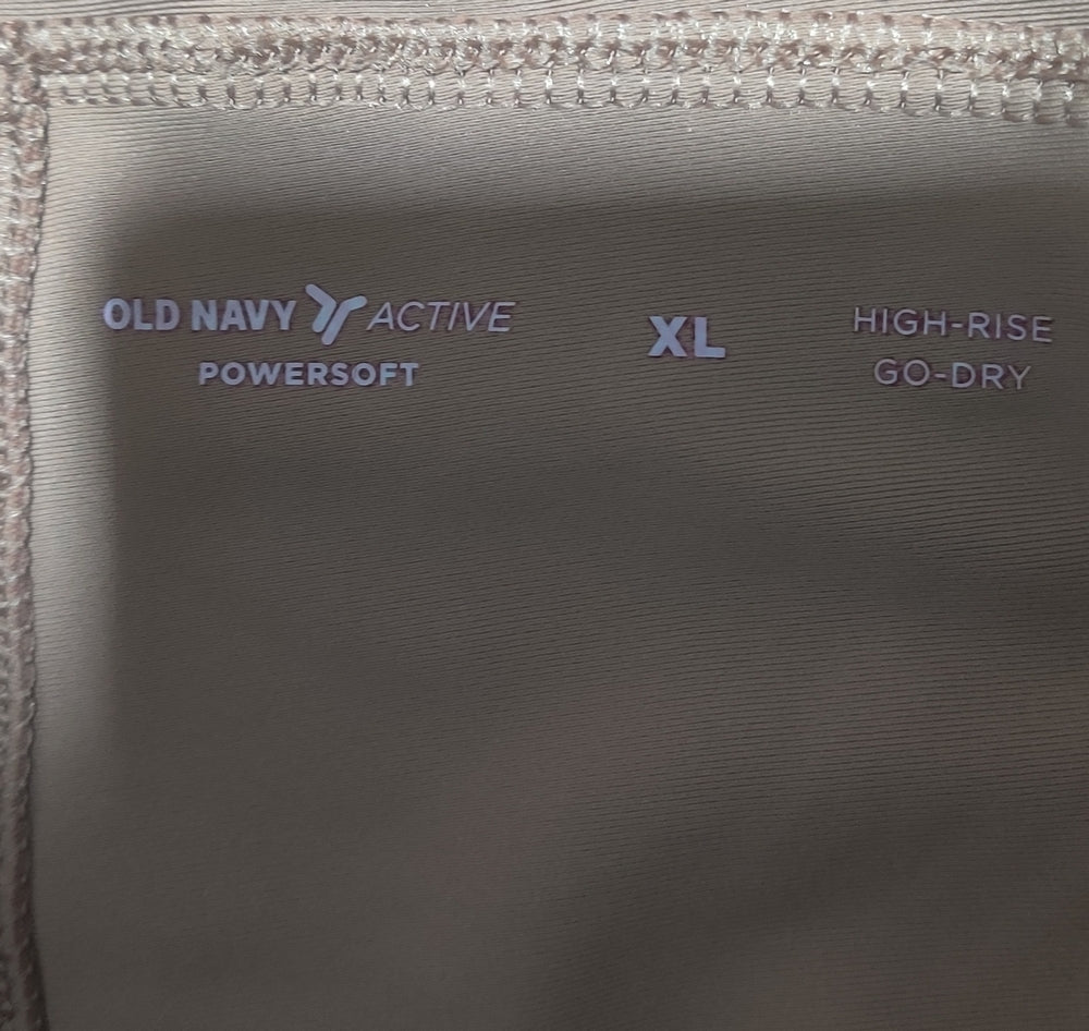 Old Navy Women Cream Sport Short