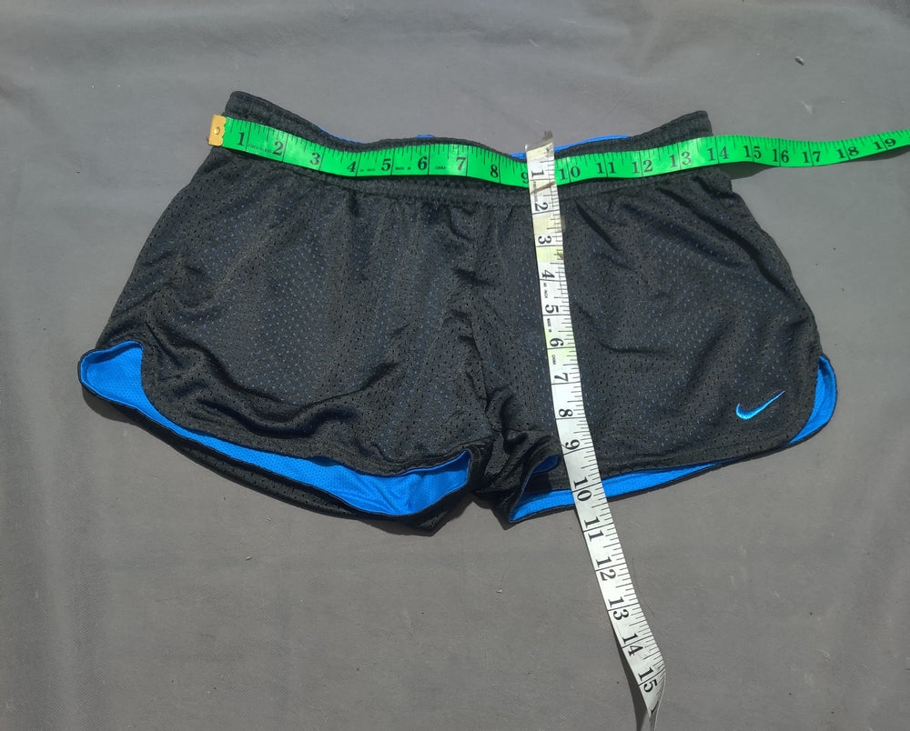 Nike Women Gray Sport Short