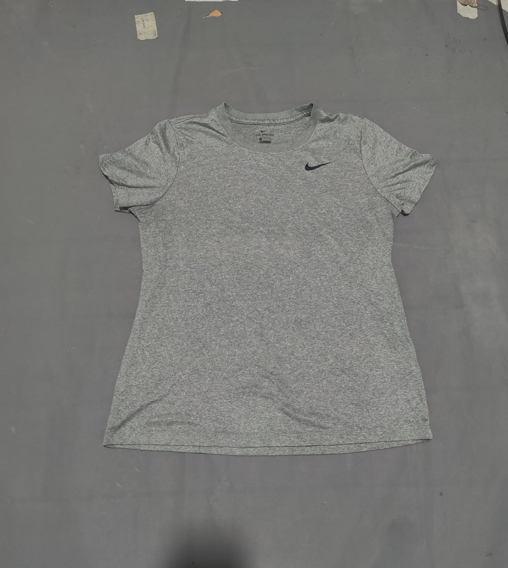 Nike Women Gray Sport T Shirt – Preloved Labels (view 2)