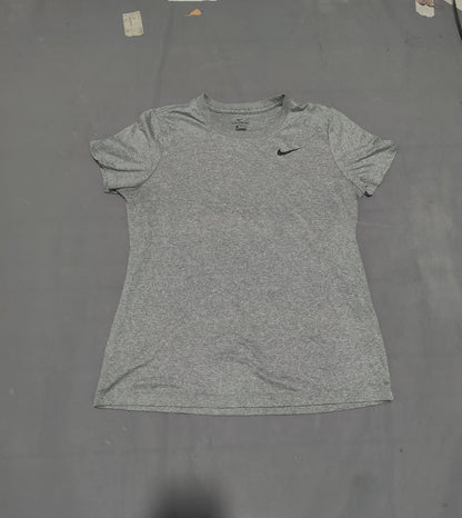 Nike Women Gray Sport T Shirt – Preloved Labels (view 2)