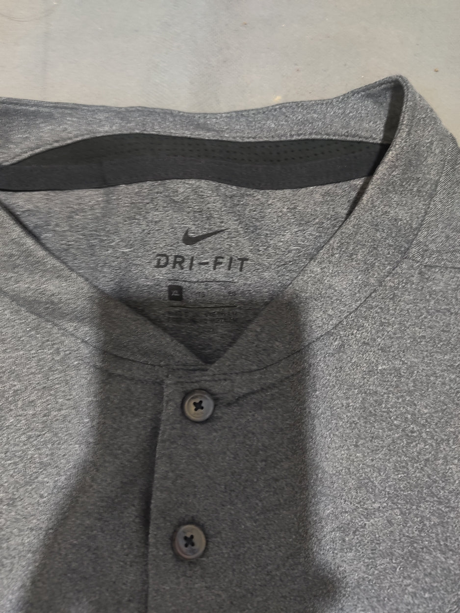 Nike Dri Fit Men Sport Gray T Shirt – Preloved Labels (view 3)