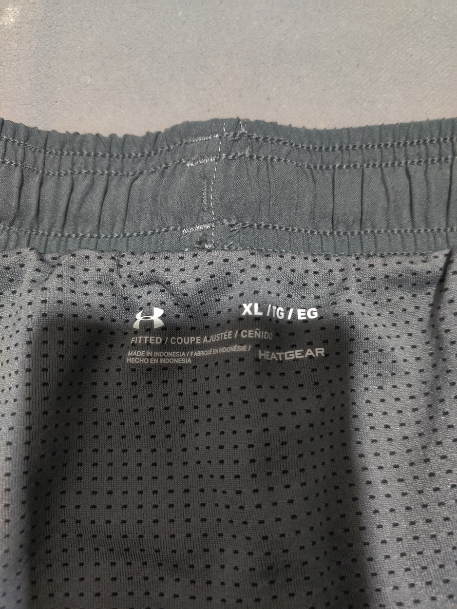 Under Armour Men Sport Gray Short