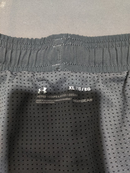 Under Armour Men Sport Gray Short
