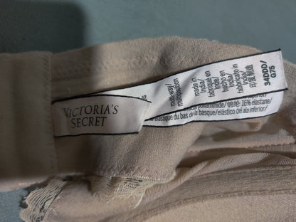 Victoria's Secret Women Cream Sport Bra