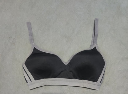 Preloved Women Black Sport Bra