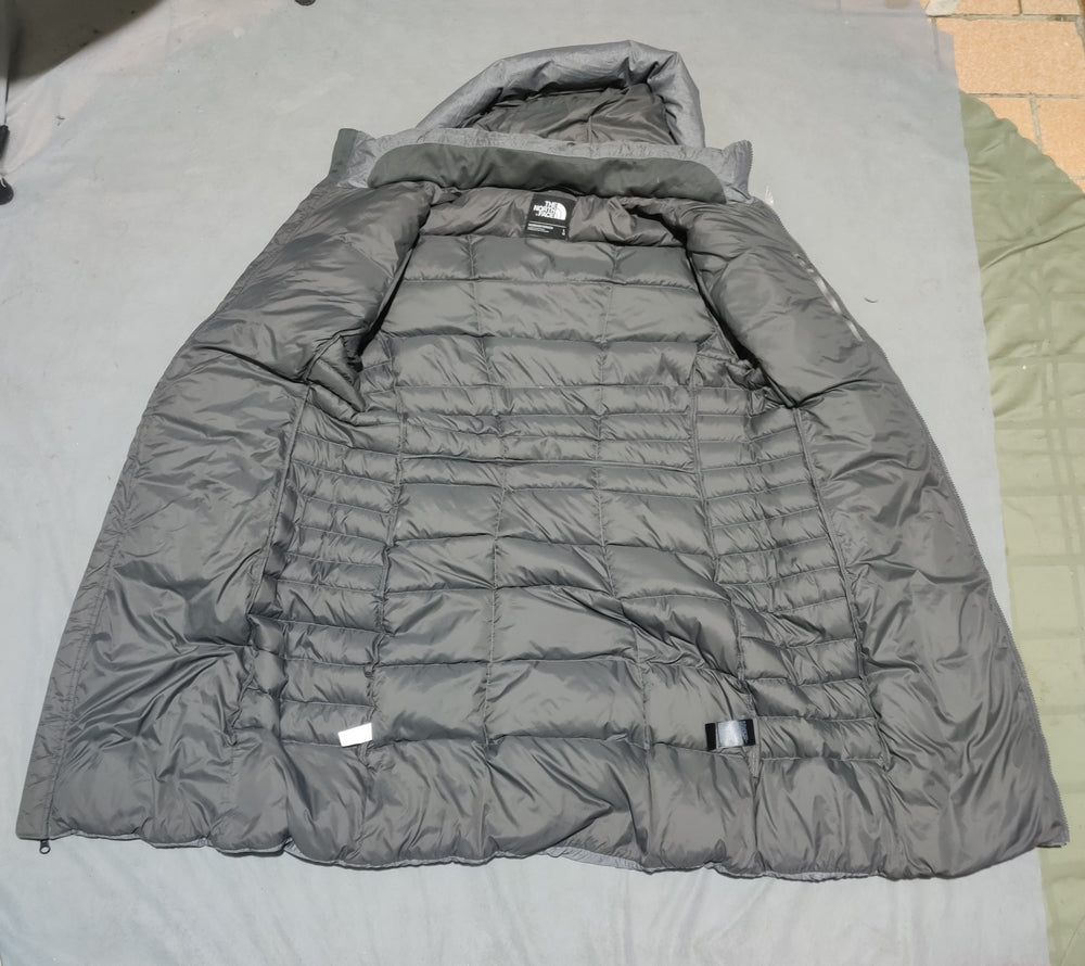 The North face 550 Fill Women Puffer Gray Hooded Coat Jacket