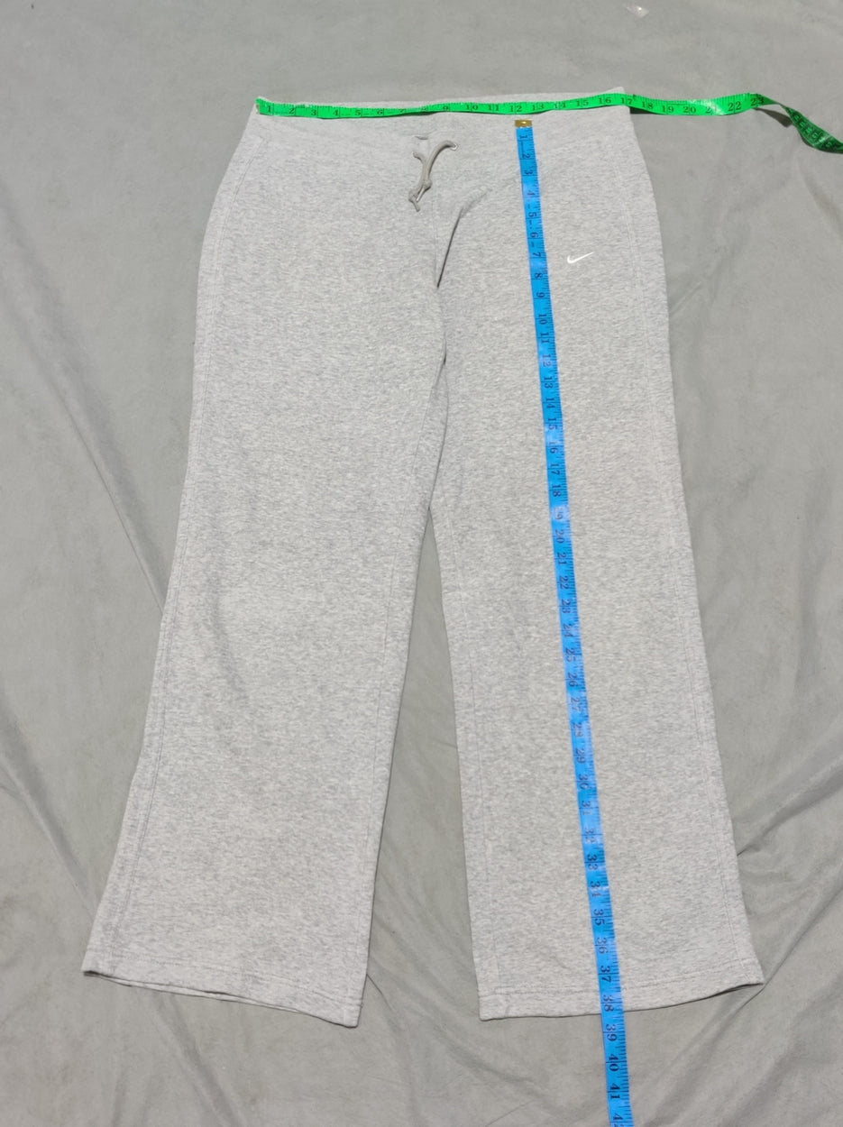 Nike Men Cotton Gray Trouser M
