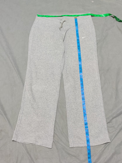 Nike Men Cotton Gray Trouser M