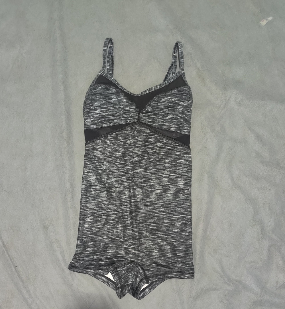Lululemon Women Gray Sport Bra  M
