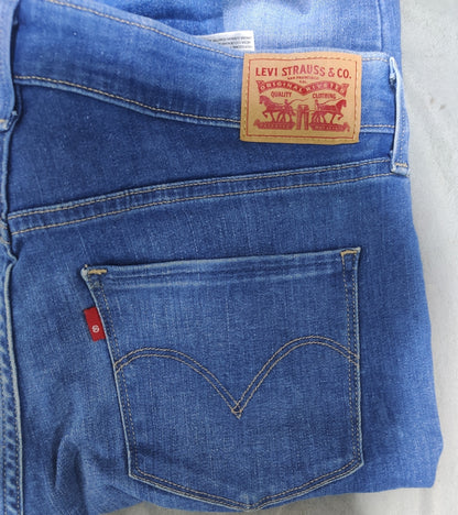 Levi's Women Blue Jeans M