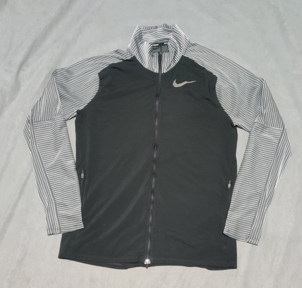 Nike women black sweatshirt, Small, 18–19 in chest — product image 2
