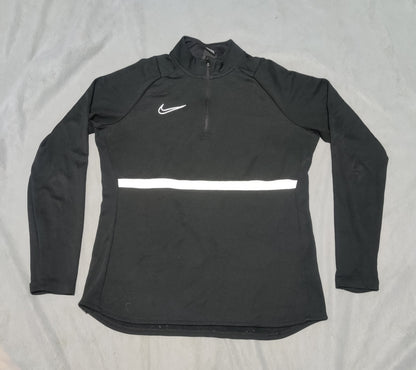 Nike women black sweatshirt, Medium, 20–21 in chest — product image 2