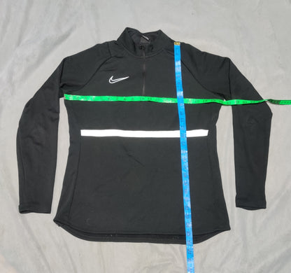 Nike women black sweatshirt, Medium, 20–21 in chest — product image 4