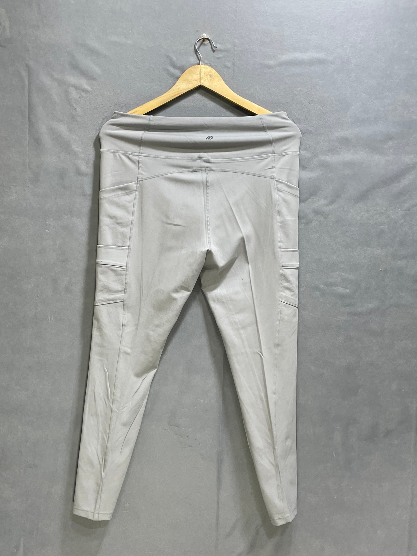 Eddie Bauer Gray Sports Stretch Gym tights For Women L