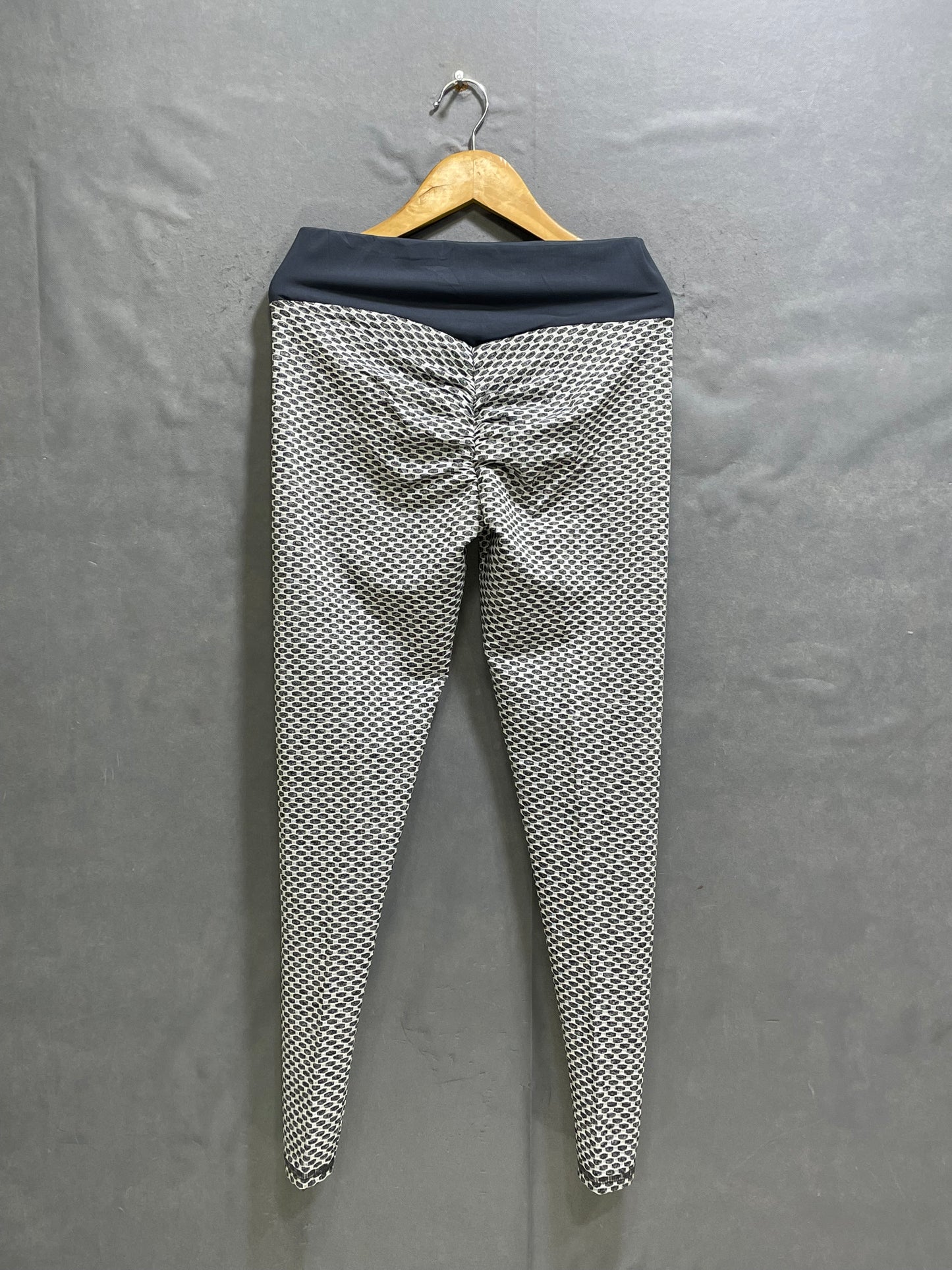 Preloved Labels Gray Sports Stretch Gym tights For Women M