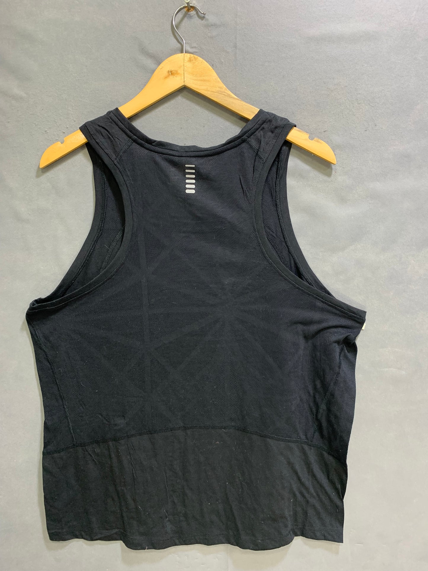 Under Armour Black Sports For Women Vest T Shirt X Large