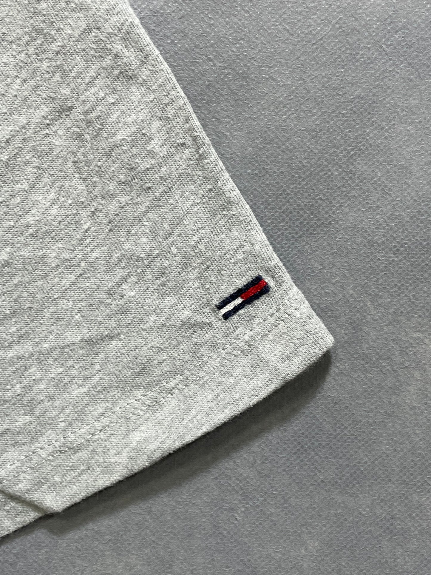 Tommy Hilfiger  Gray Cotton T Shirt For Men Small