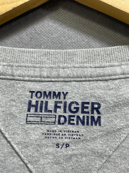 Tommy Hilfiger  Gray Cotton T Shirt For Men Small