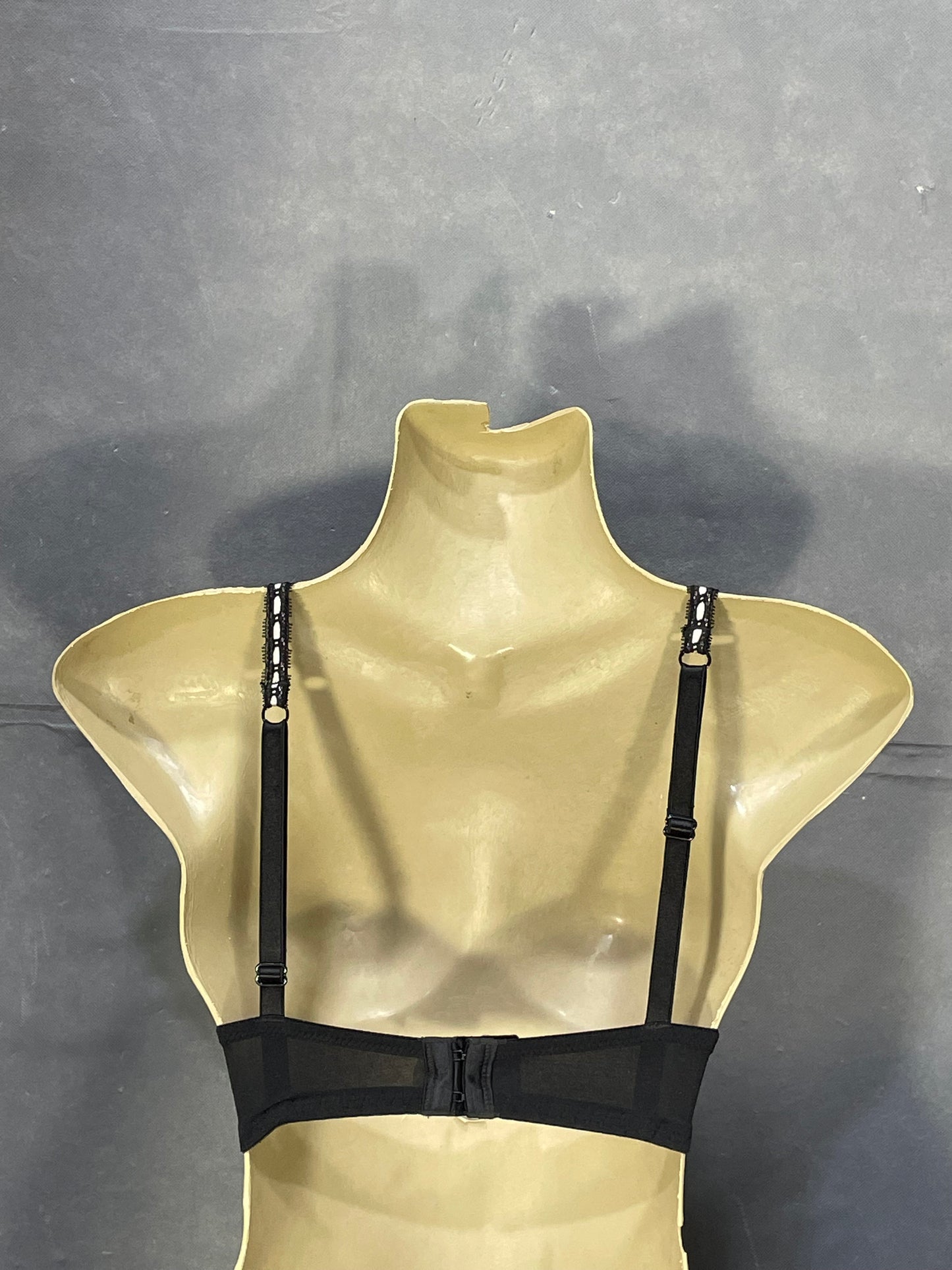 Impressions Black Sports Gym Bra For Women S