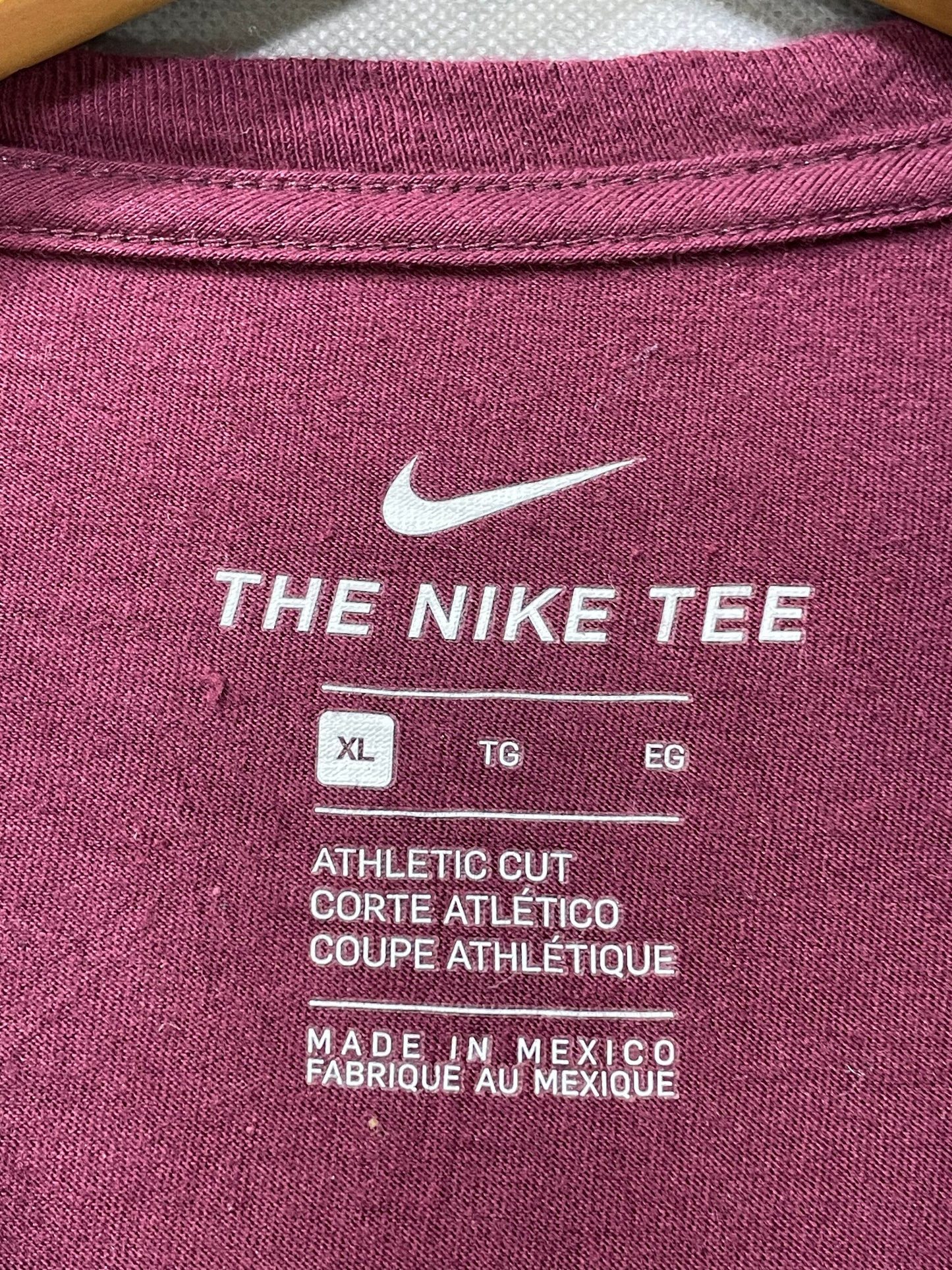 Nike The Tee Maroon Cotton T Shirt For Men Small