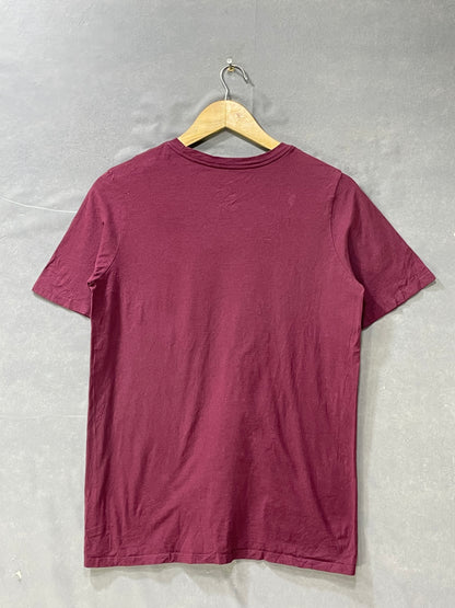 Nike The Tee Maroon Cotton T Shirt For Men Small