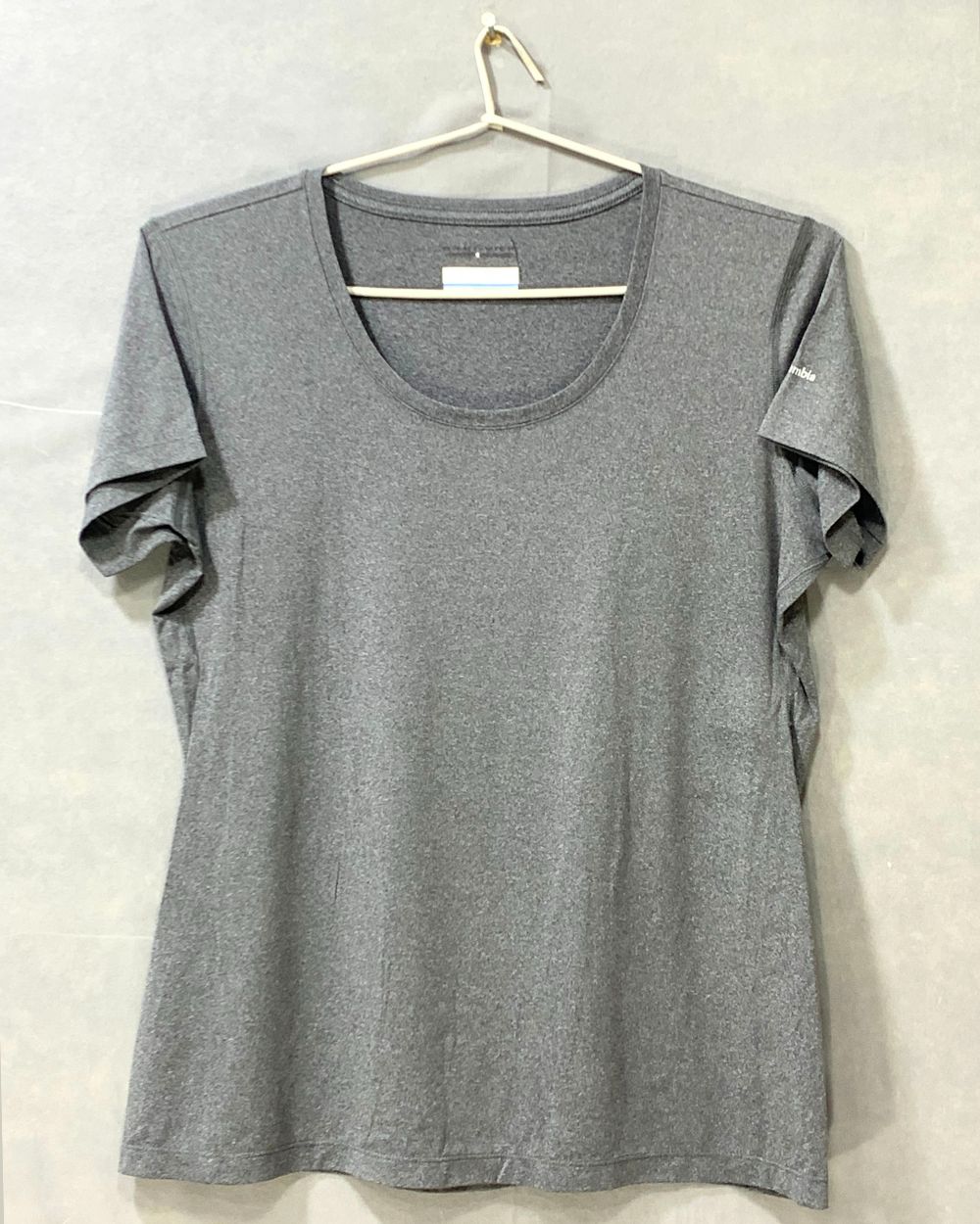 Columbia Gray Sports For Women T Shirt M