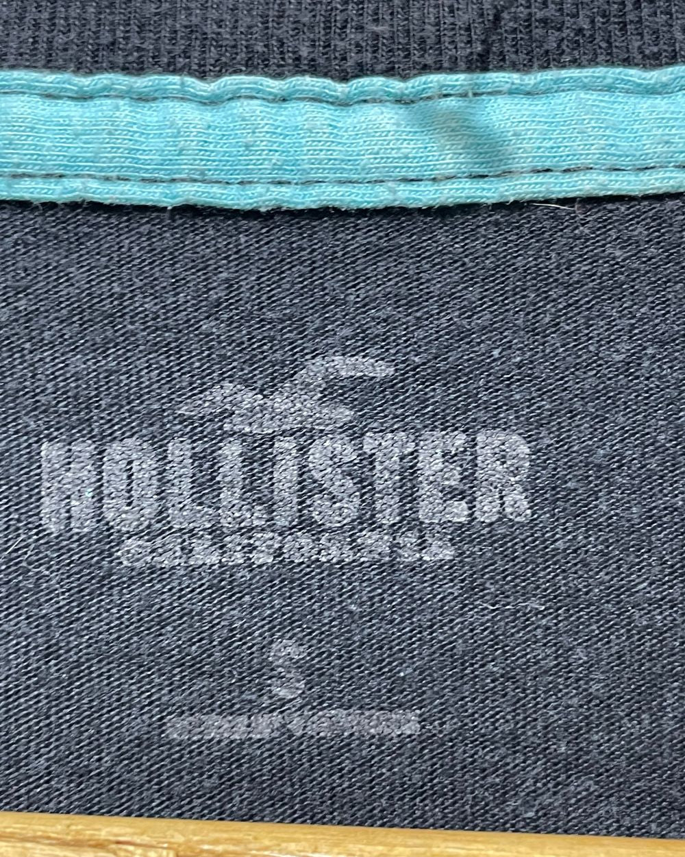 Hollister Black T Shirt For Men Small