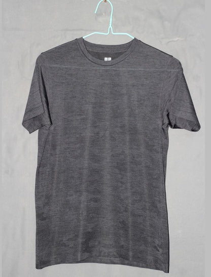 Uniqlo Dry Branded Original For Sports Men T Shirt | Preloved Labels