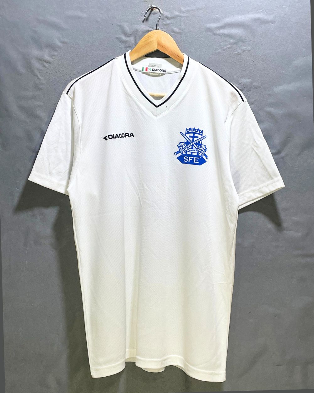 Diadora White For Men Sports T Shirt M | Preloved Labels
