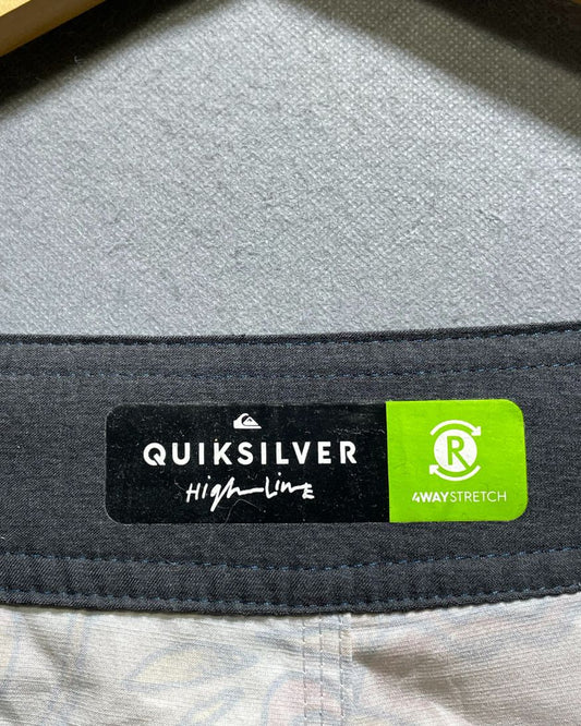 Quiksilver Cream Cotton Short For Men M | Preloved Labels