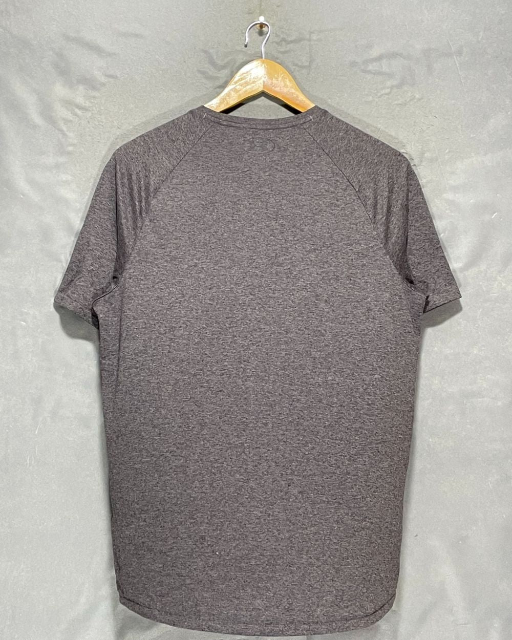 Under Armour Gray Sports T Shirt For Men M | Preloved Labels