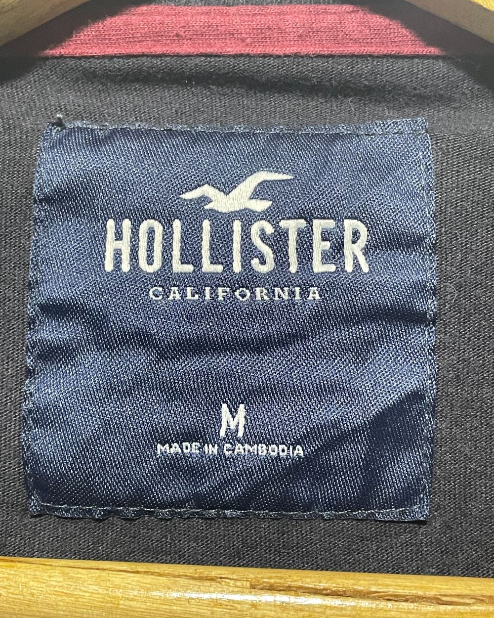 Hollister Gray T Shirt For Men M