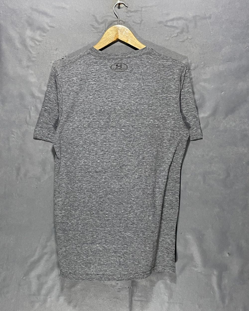 Under Armour Gray T Shirt For Men Small