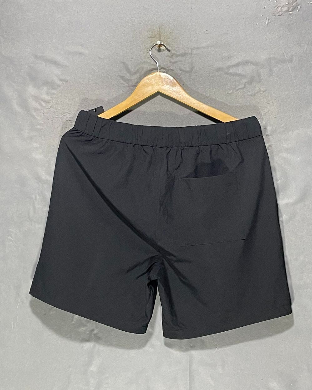 Original Use Black Parachute Short For Men L