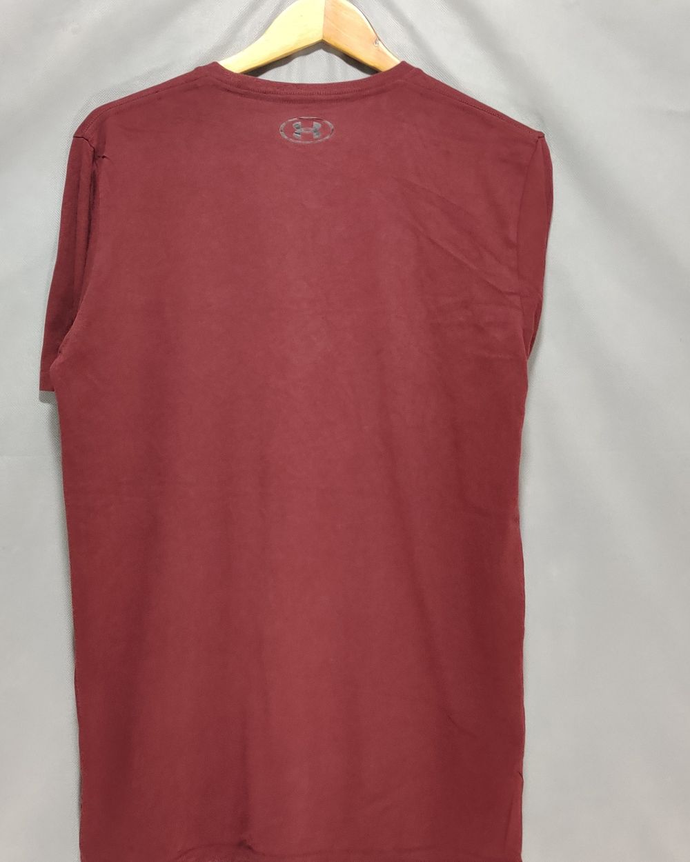 Under Armour Maroon T Shirt For Men L