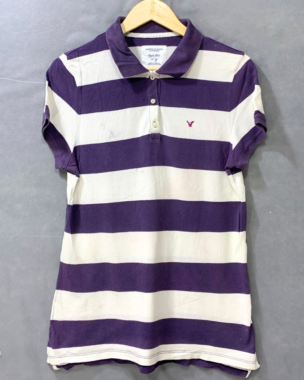 American Eagle White Sports For Women T Shirt Medium