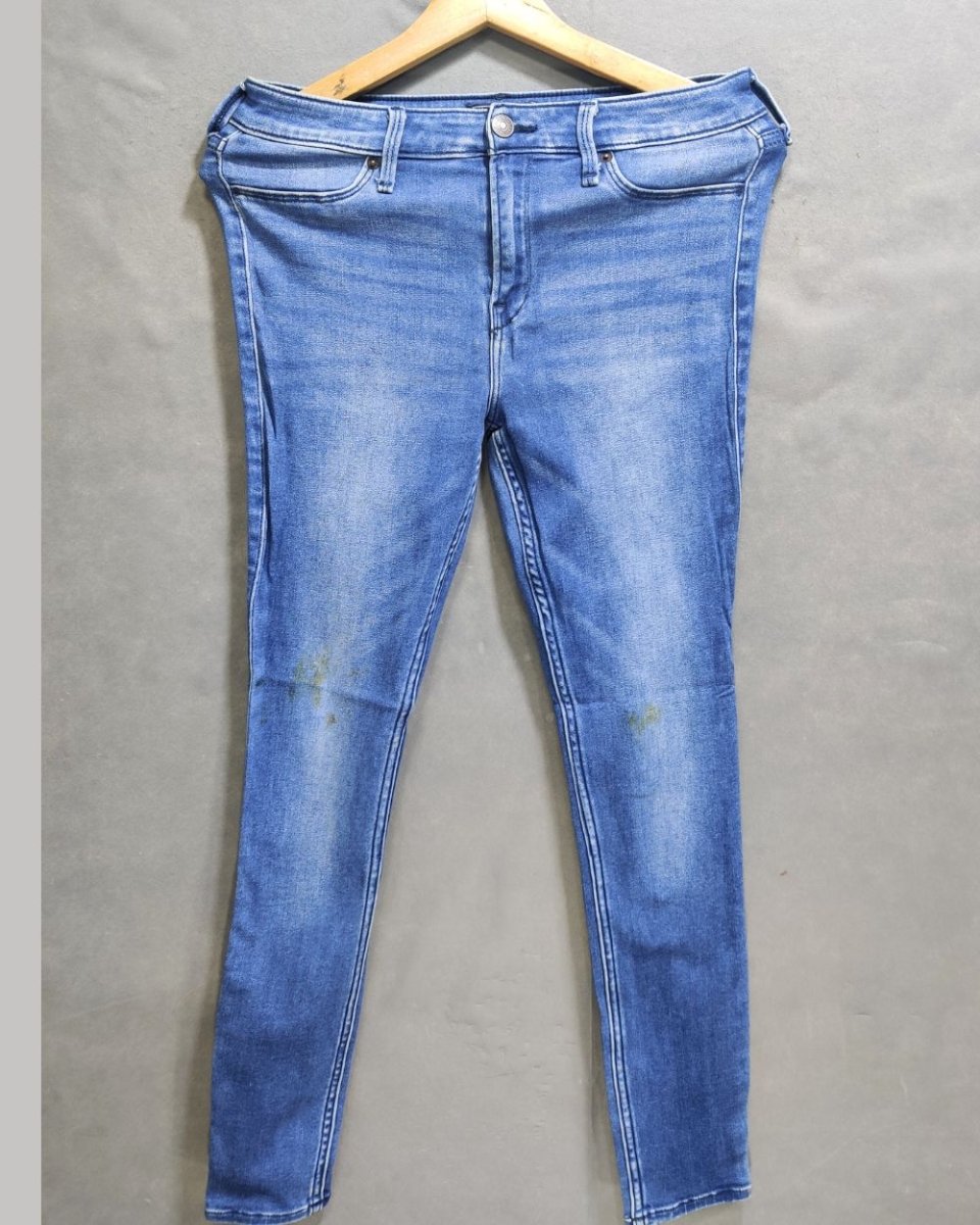Abercrombie & Fitch Blue Denim Jeans For Women Large - Preloved Labels