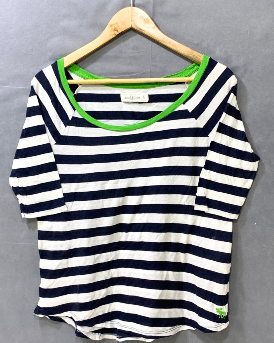 Abercrombie & Fitch White Sports For Women T Shirt Medium - Preloved Labels