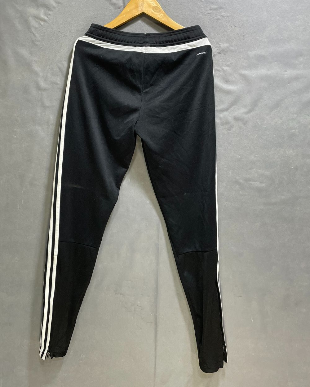 Adidas Black Polyester Jersey For Boy 16 Years - Preloved Labels