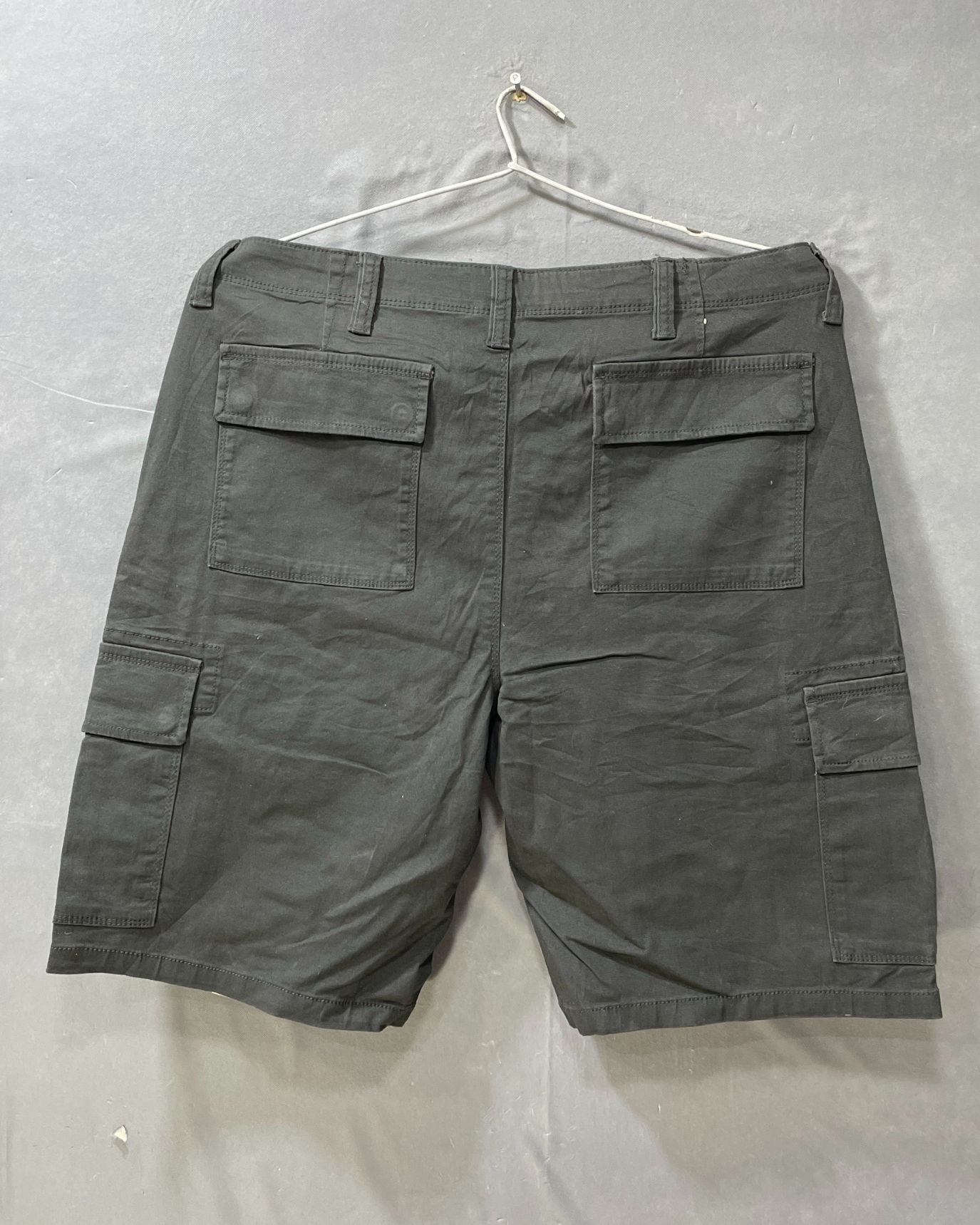 Arizona Gray Cotton Short For Men L - Preloved Labels